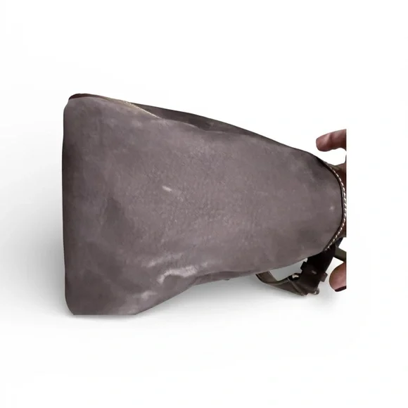 Gorgeous Salvatore Ferragamo Erin Two-Tone Convertible bag in Leather & Suede - Picture 13 of 13